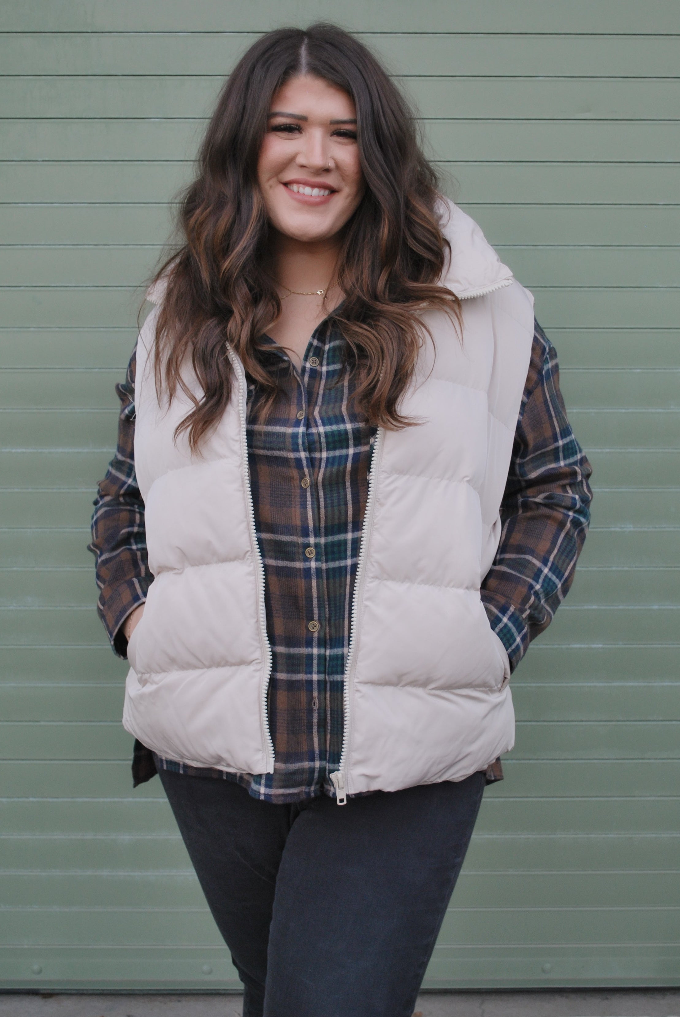 Curvy Show Radiance Puff Vest - sand