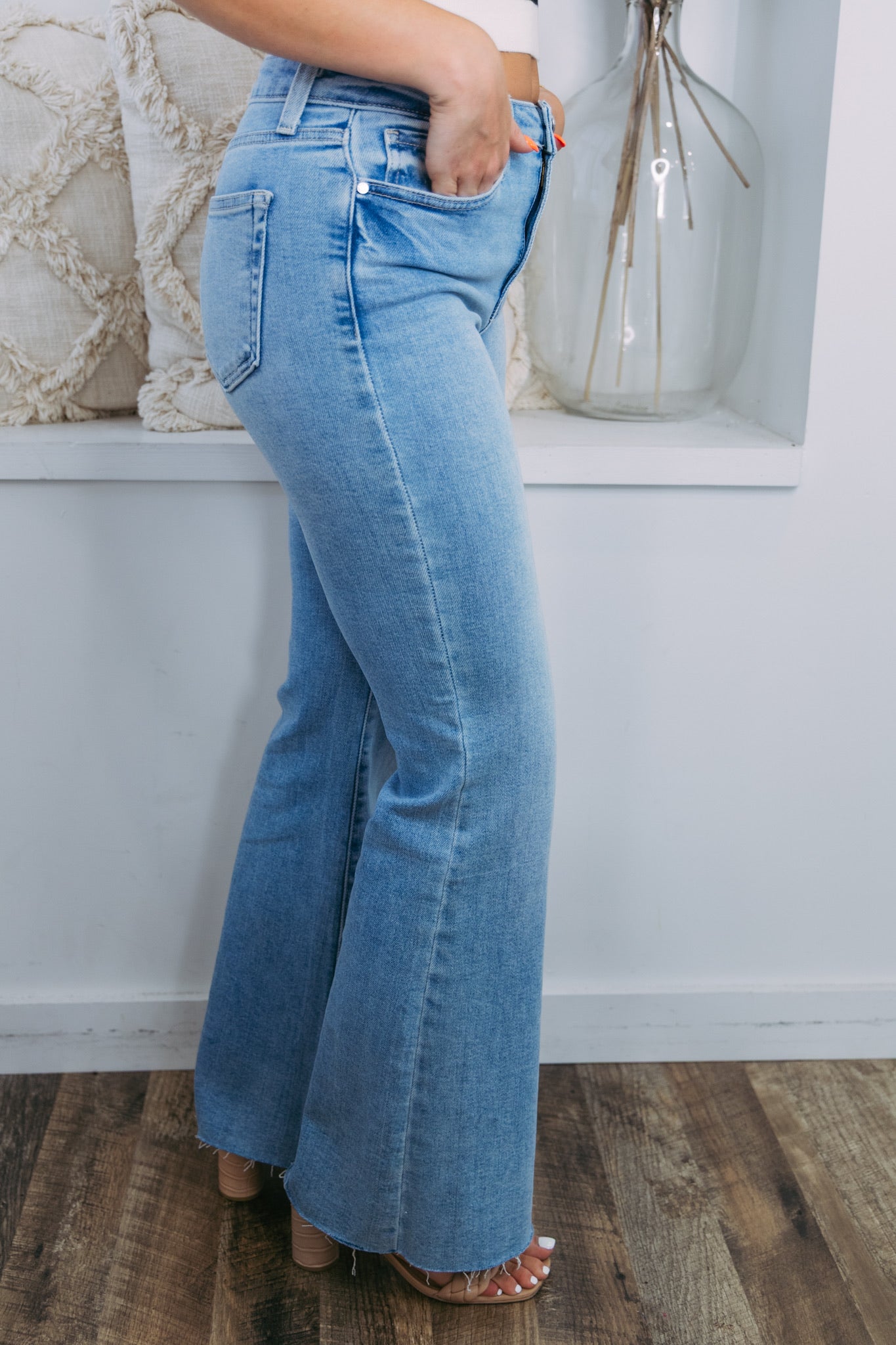 [Just Black] The Mid Rise Straight Bootcut - Light Denim