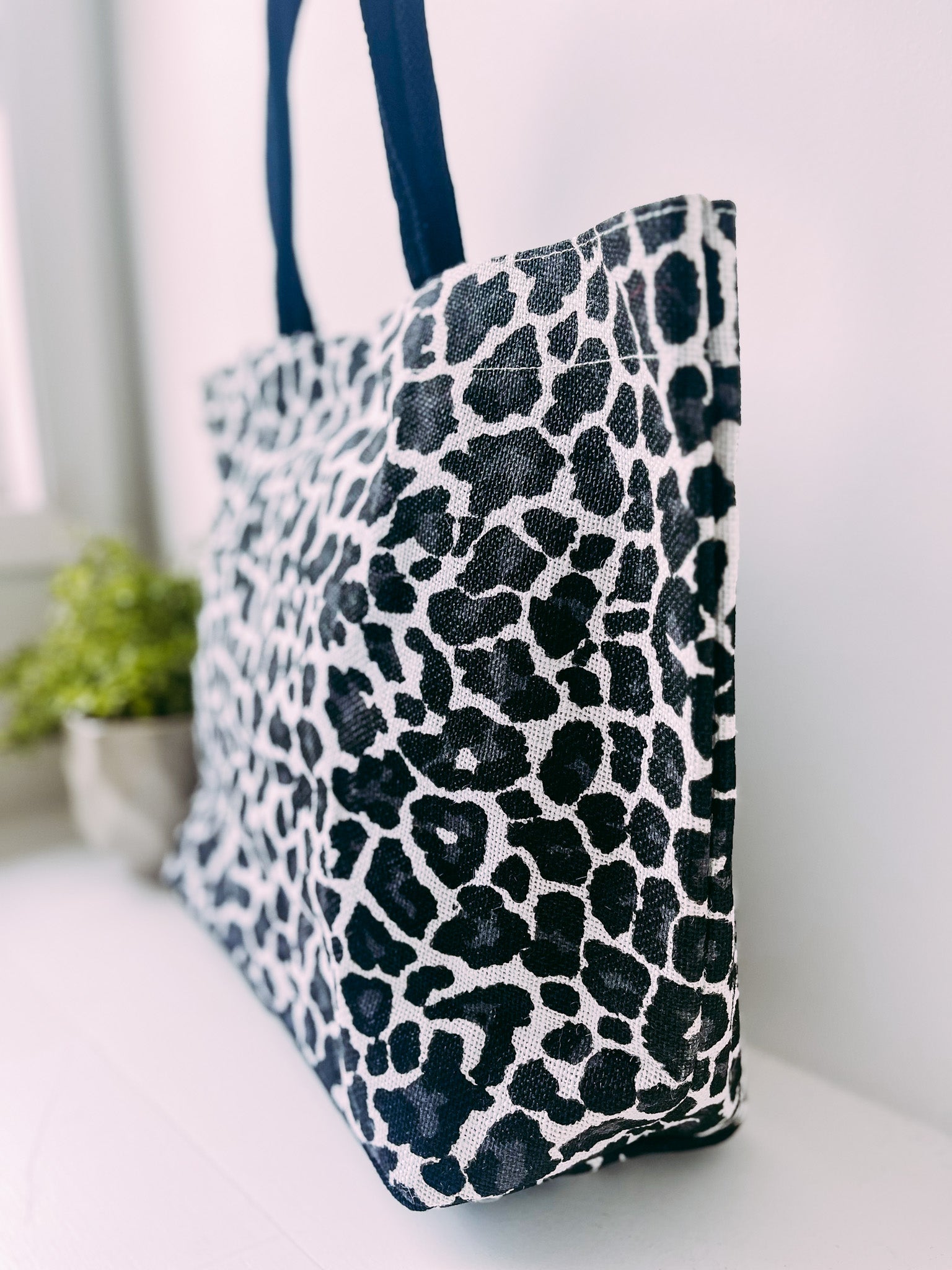 Mia Jute Tote Bag in Leopard- Black